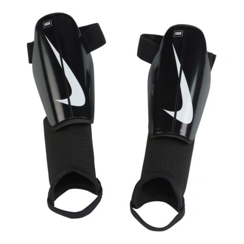 Ochraniacze piłkarskie Nike Charge DX4610-010 Ochraniacze piłkarskie Nike Charge DX4610-010