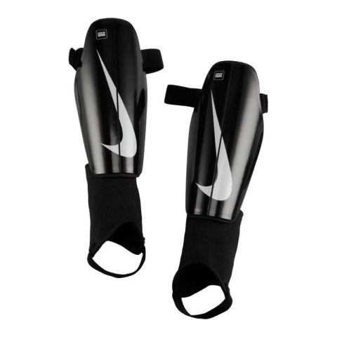 Ochraniacze piłkarskie Nike Charge DX4608-010 Ochraniacze piłkarskie Nike Charge DX4608-010