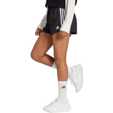Spodenki adidas Essentials 3-Stripes Woven W HT3397 Spodenki adidas Essentials 3-Stripes Woven W HT3397