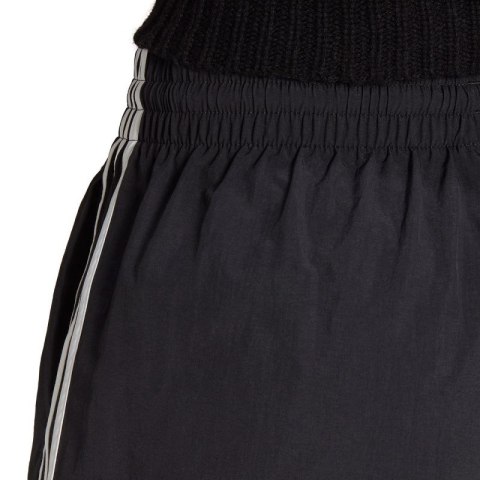 Spodenki adidas Essentials 3-Stripes Woven W HT3397 Spodenki adidas Essentials 3-Stripes Woven W HT3397