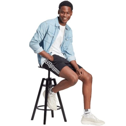 Spodenki adidas Essentials Fleece 3-Stripes M IB4026 Spodenki adidas Essentials Fleece 3-Stripes M IB4026