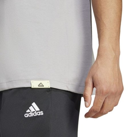 Koszulka adidas Tech Linear Graphic M IY0728 Koszulka adidas Tech Linear Graphic M IY0728